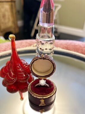 Sterling silver Elegant White-Center Solitaire Ring in Vintage Style